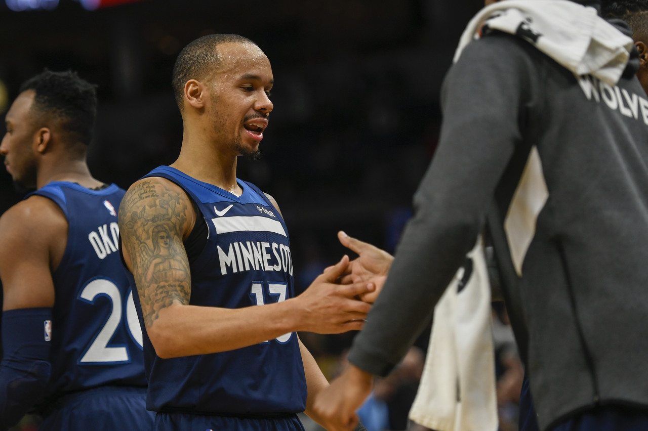 国足球员走 国足球员走