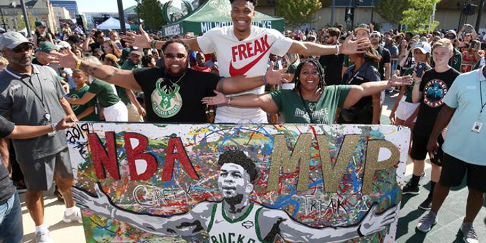 他抓防守篮 他抓防守篮